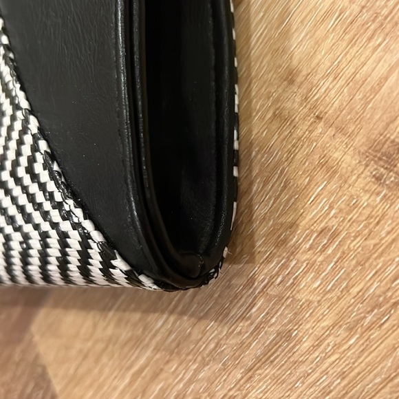 Express clutch flat handbag - Picture 12 of 15